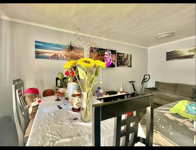 2 BEDROOM TOWNHOUSE FOR SALE IN SOUTH CREST